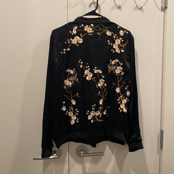 embroidery coat - Picture 2 of 2